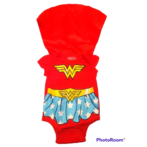 wonder woman Other - 🦄 NWOT Baby Girl 0-3m Wonder Woman Onesie with Cape